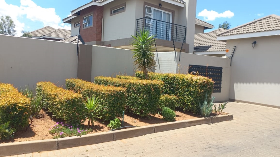 To Let 4 Bedroom Property for Rent in Lilyvale Estate Free State